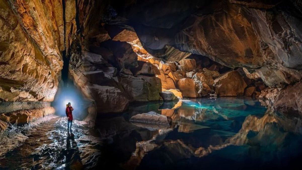 Mawsmai Cave